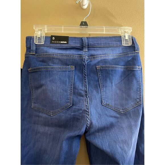 Fashion Nova Flare Stretch Jeans Size 5 - Picture 3 of 7